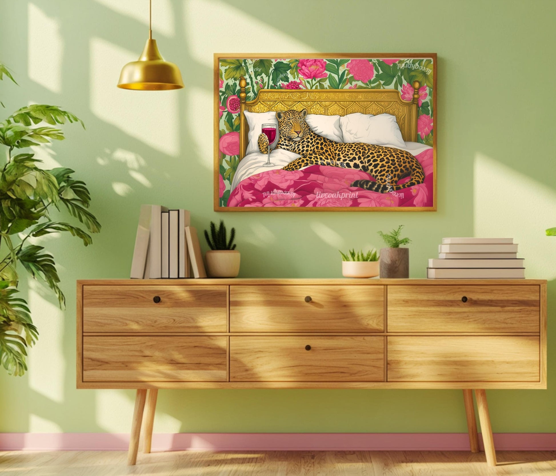 Leopard Loves Wine in Bed
