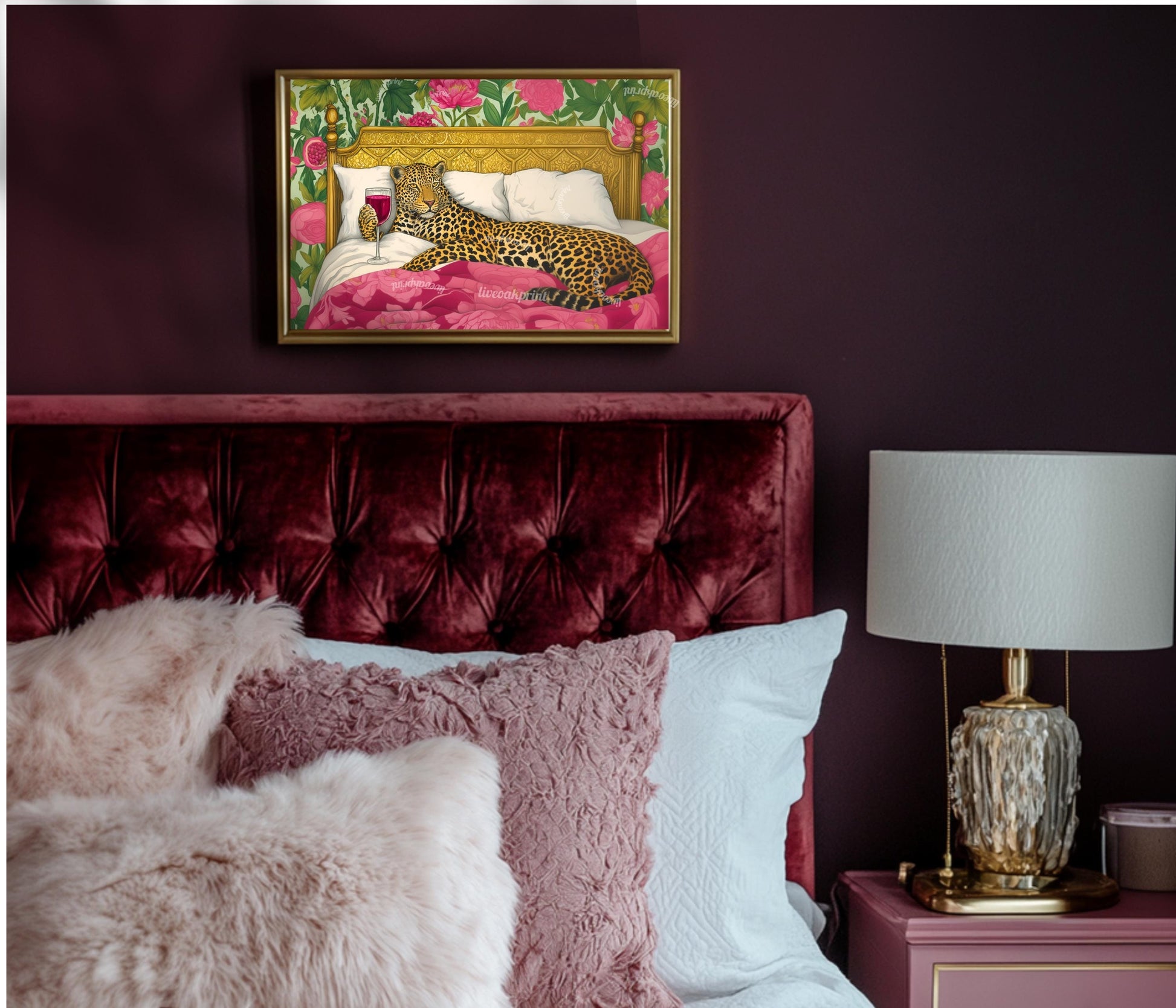 Leopard Loves Wine in Bed